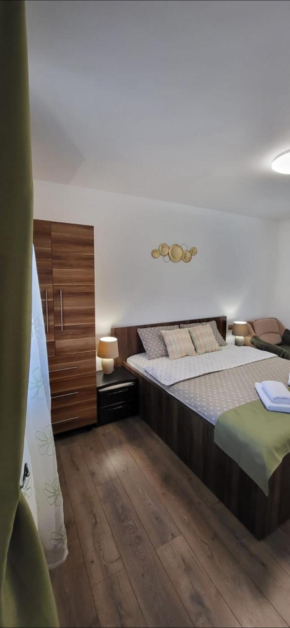Huesca House Hotel Turda Ngoại thất bức ảnh