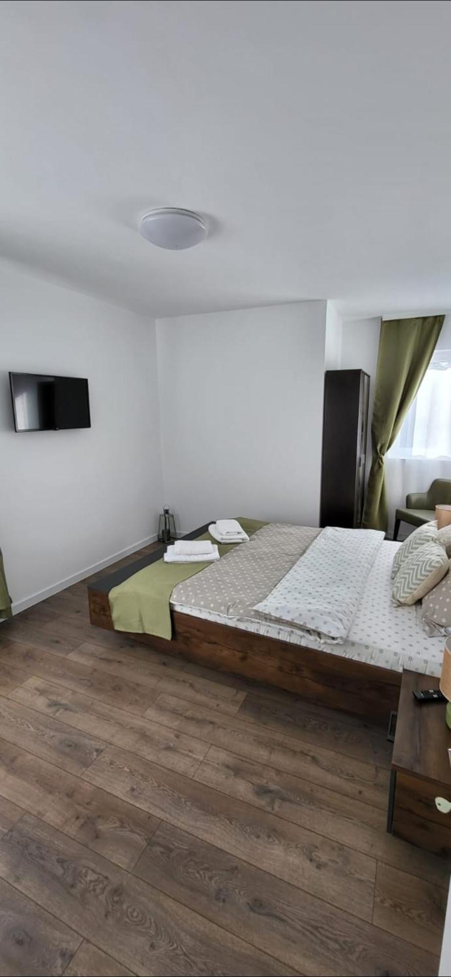 Huesca House Hotel Turda Ngoại thất bức ảnh