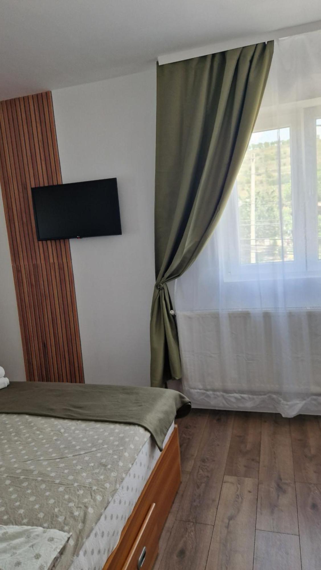 Huesca House Hotel Turda Ngoại thất bức ảnh