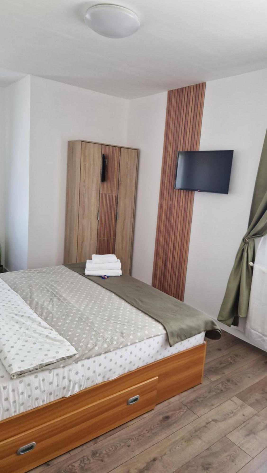 Huesca House Hotel Turda Ngoại thất bức ảnh