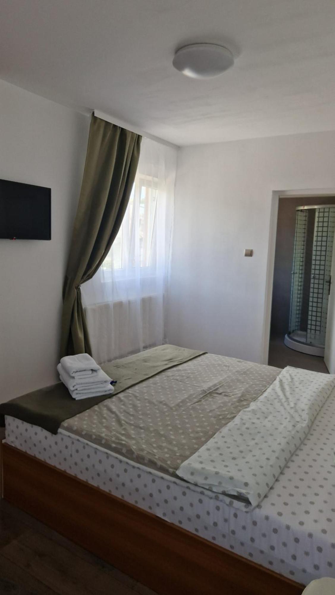 Huesca House Hotel Turda Ngoại thất bức ảnh
